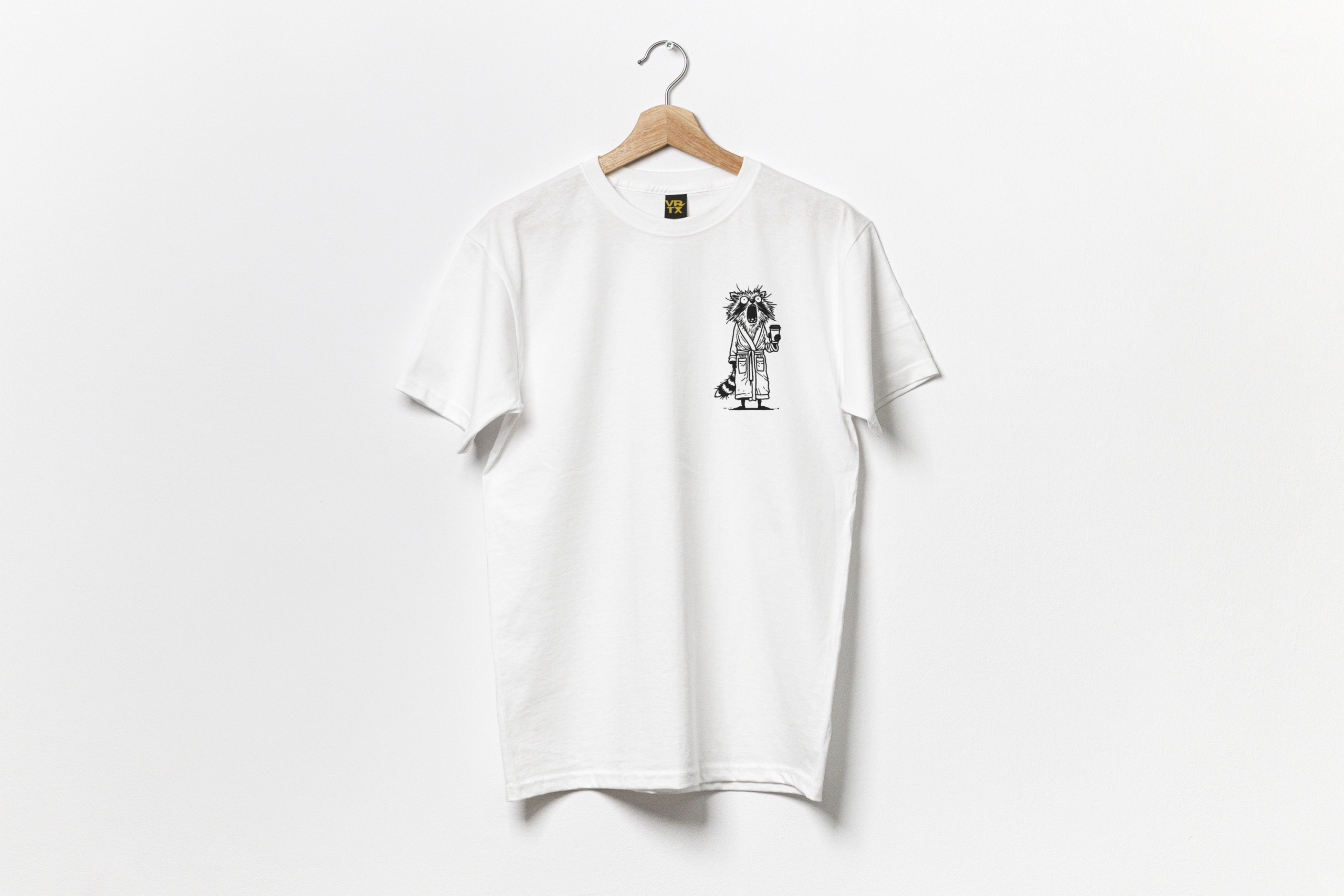 Camiseta Personagem Sonolento com Café