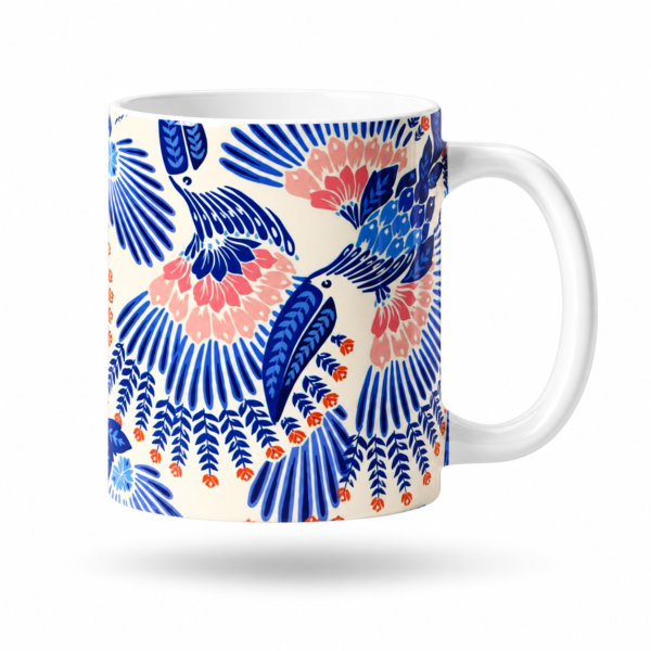 Caneca branca com estampa floral azul e coral